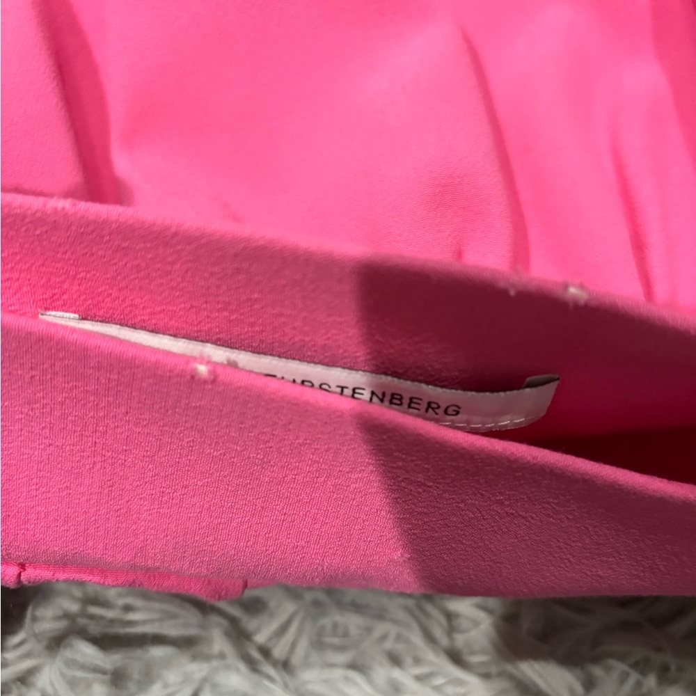 Diane Von‎ Furstenberg pink skirt - Picture 8 of 9